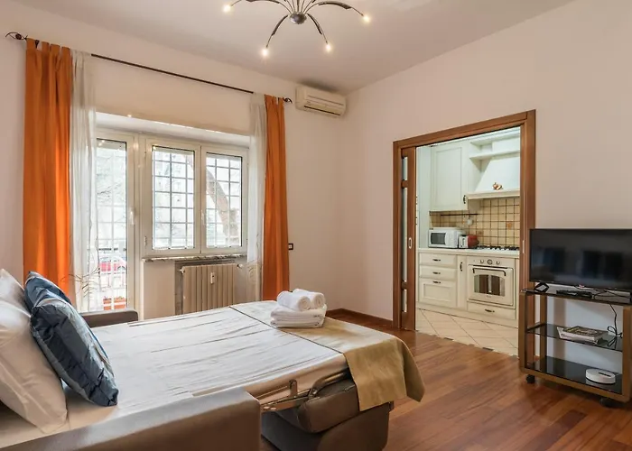 Апартаменты Bright 2 Bedroom And Balcony Рим