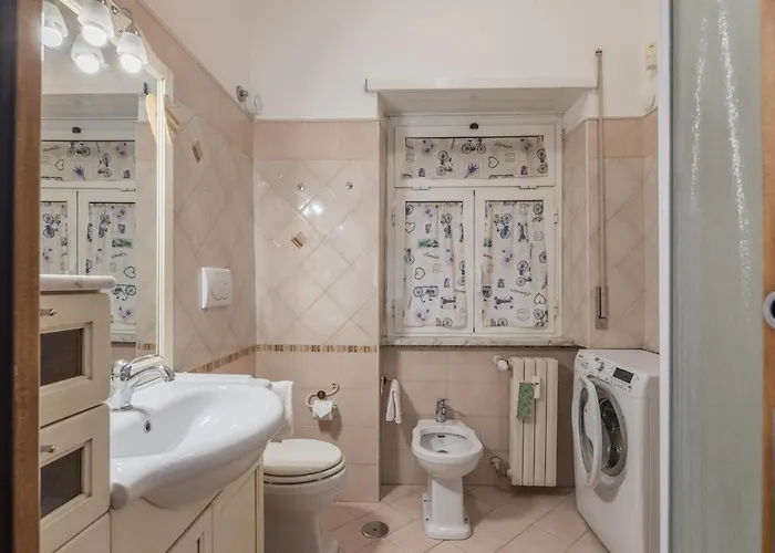 Bright 2 Bedroom And Balcony Апартаменты Рим