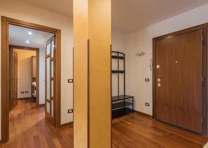 Апартаменты Bright 2 Bedroom And Balcony Рим