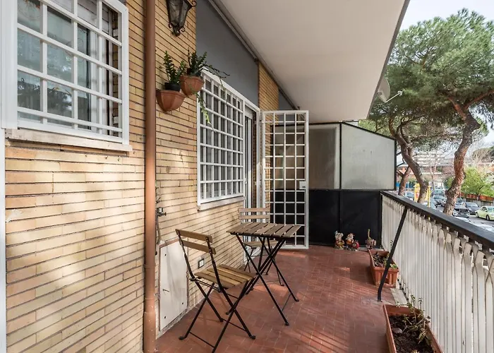Апартаменты Bright 2 Bedroom And Balcony Рим
